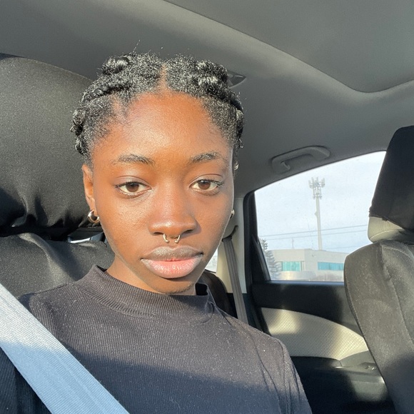 Meet your Posher, Sonia - Picture 1 of 1